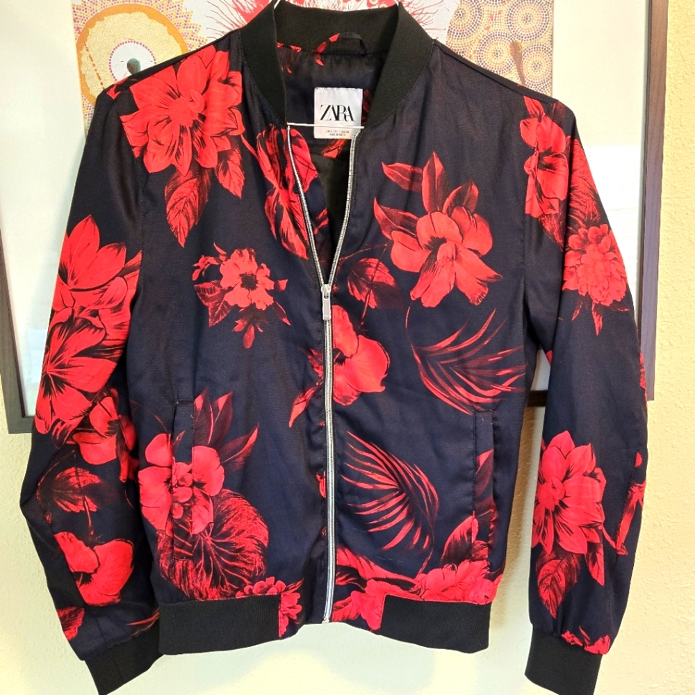 Zara Men’s Red & Black Hibiscus Bomber Jacket Small